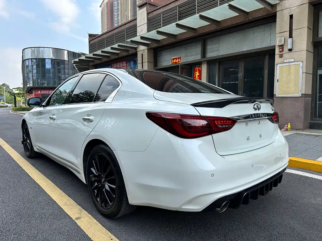 Infiniti Q50L 2018 2.0T V