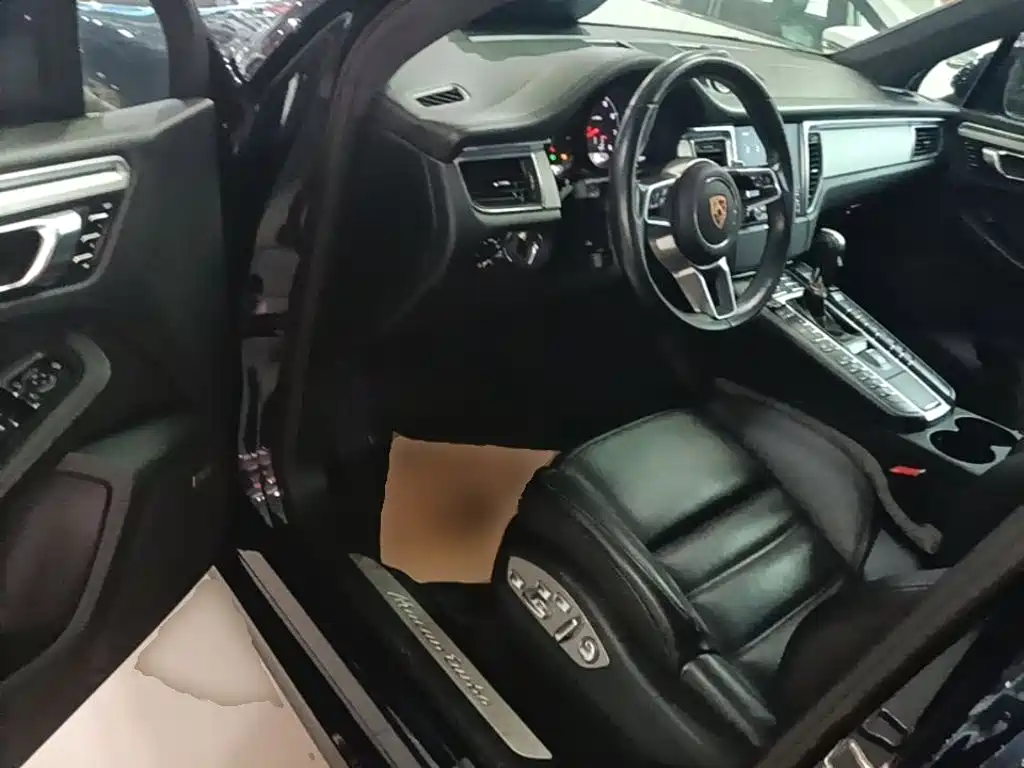 Porsche Macan — миниатюра 12