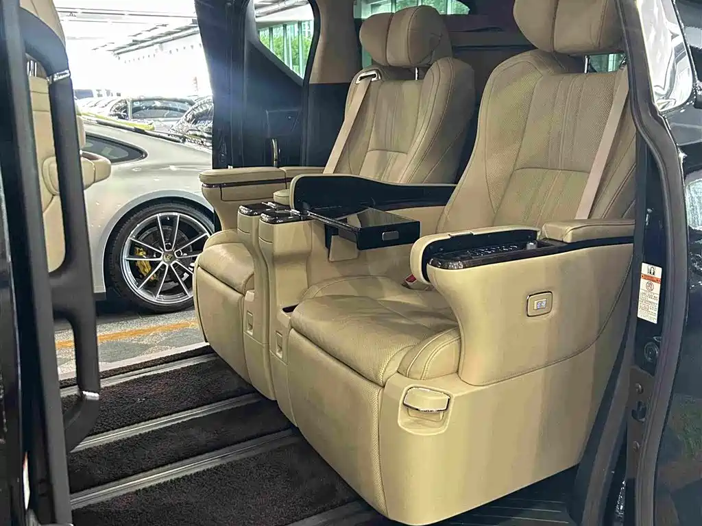 Toyota Vellfire 2019 2.5L HV Luxury