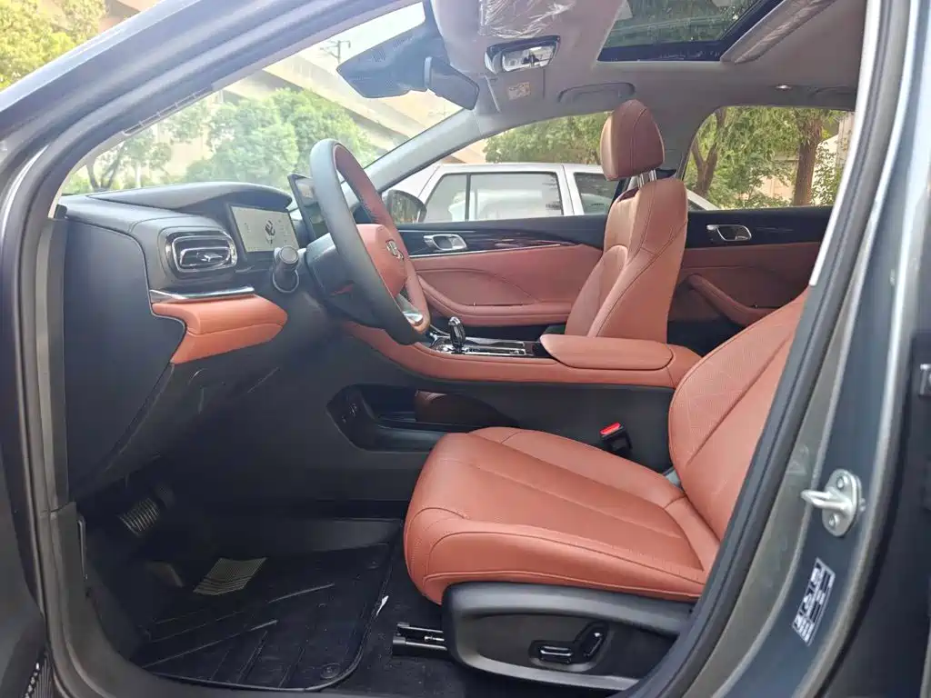 Geely Emgrand — миниатюра 12