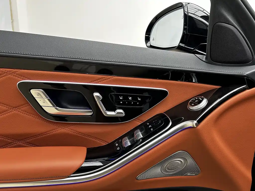 Mercedes-Benz S-Class — миниатюра 7