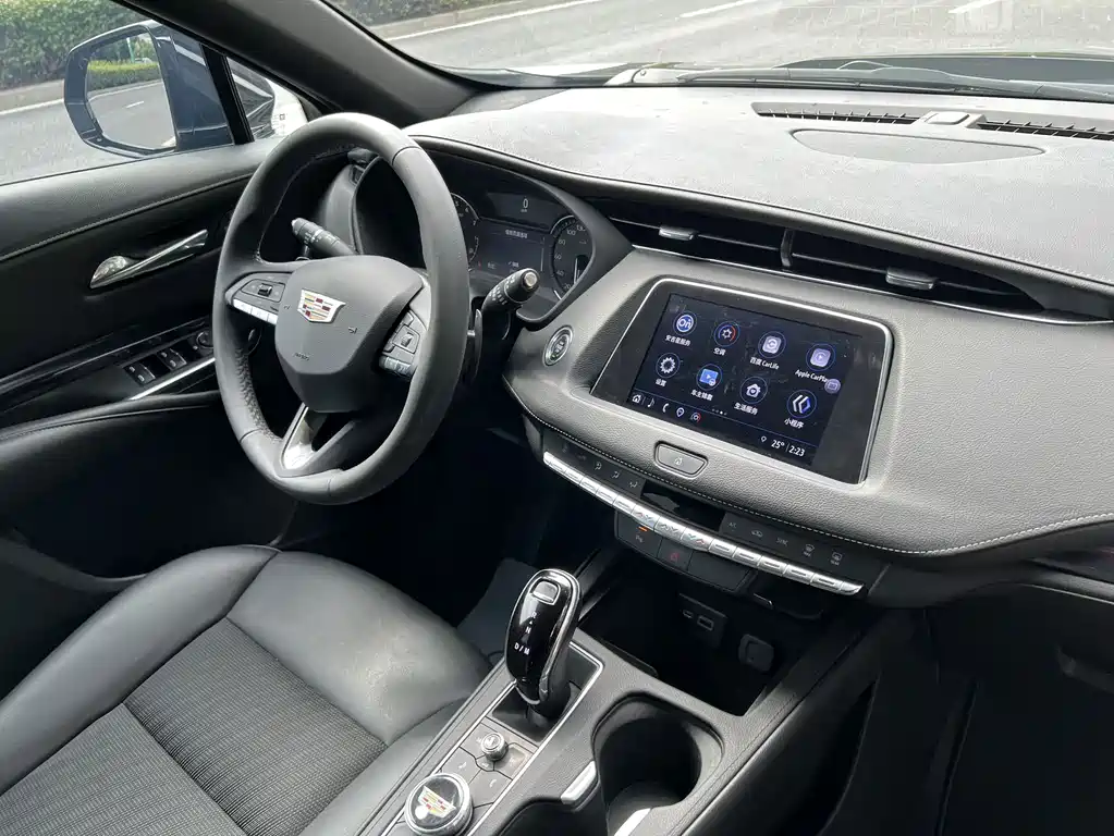 Cadillac XT4 — миниатюра 13