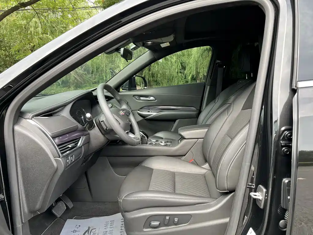 Cadillac XT4 — миниатюра 5