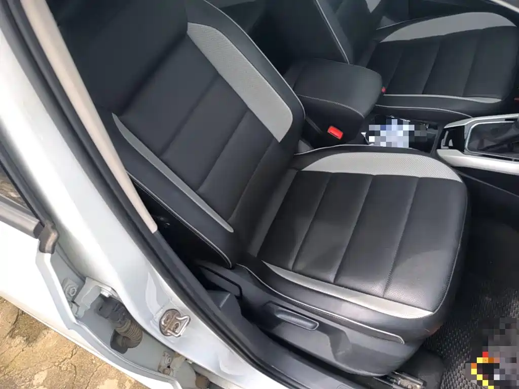 Volkswagen T-Roc — миниатюра 25