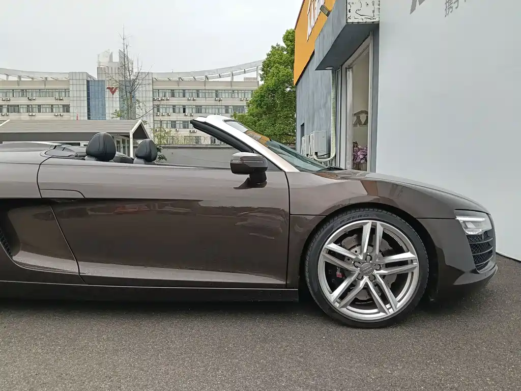 Audi R8 — миниатюра 7