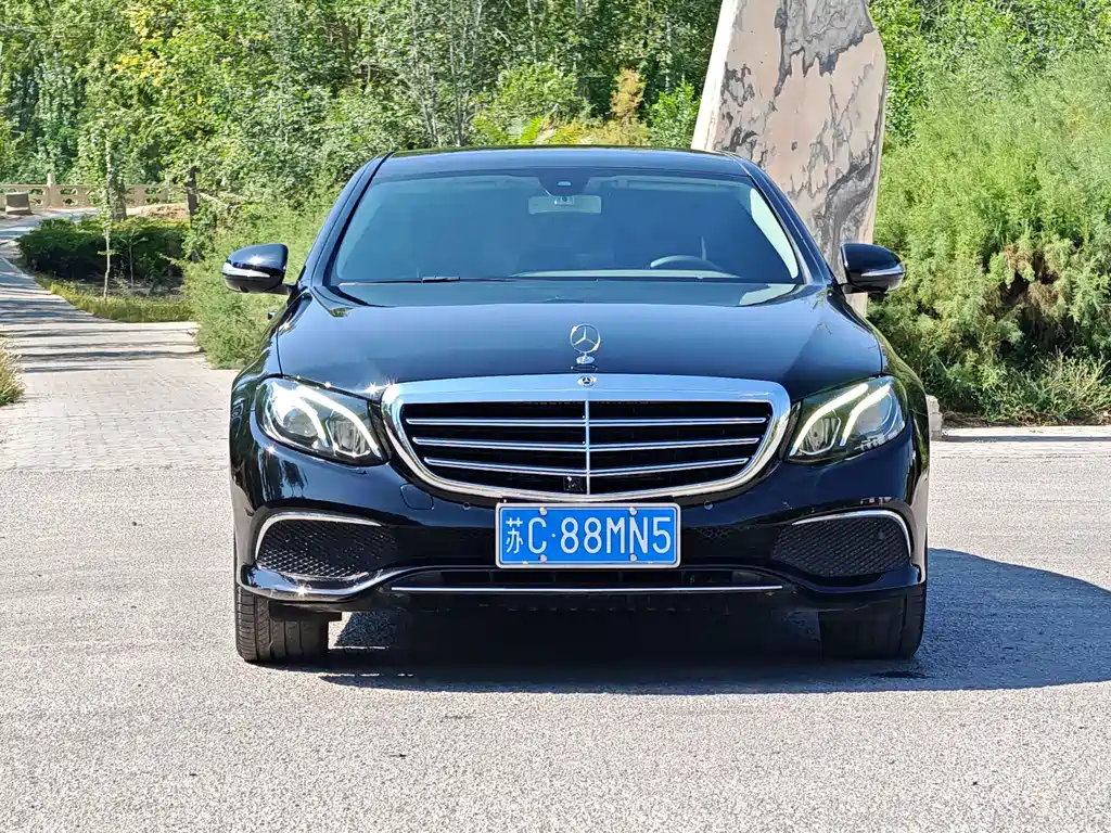 Mercedes-Benz E-Class — миниатюра 2