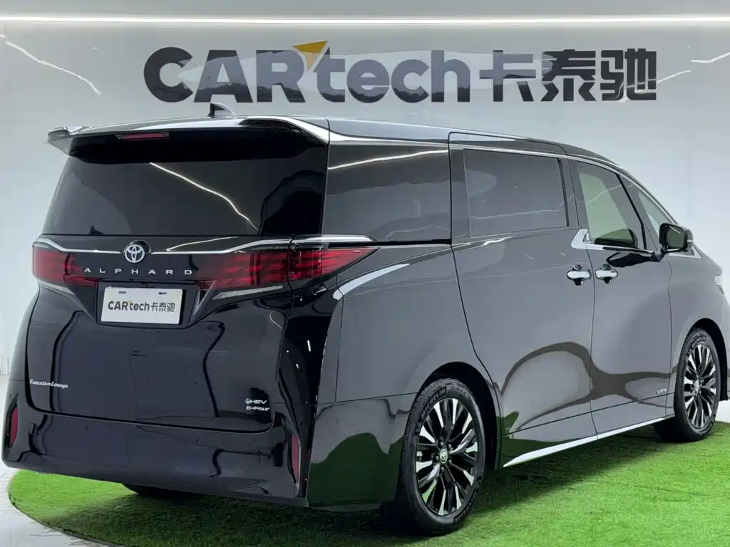 Toyota Alphard — миниатюра 6