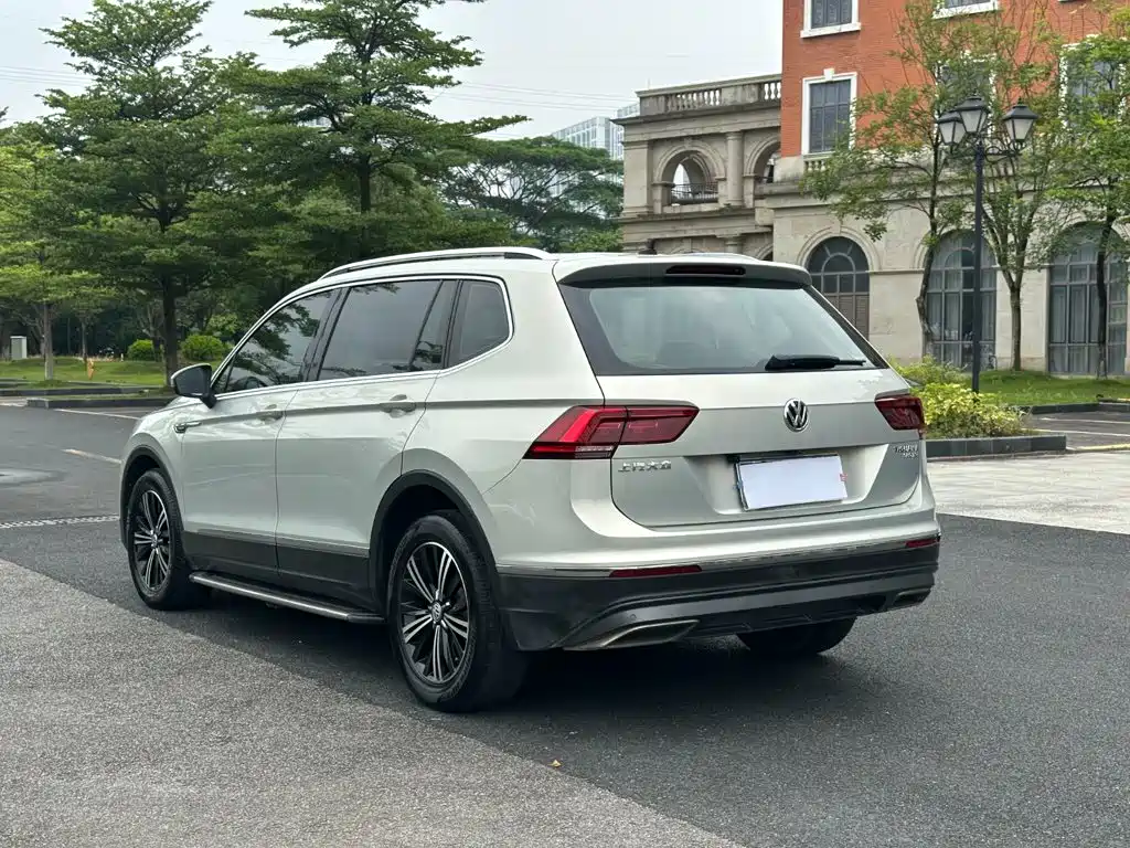Volkswagen Tiguan L — миниатюра 14