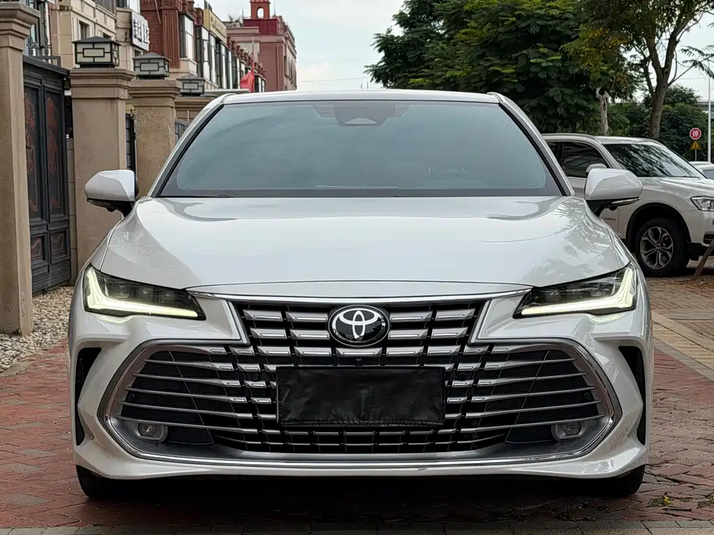 Toyota Avalon — миниатюра 2