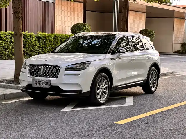 LINCOLN ADVENTURER 2021