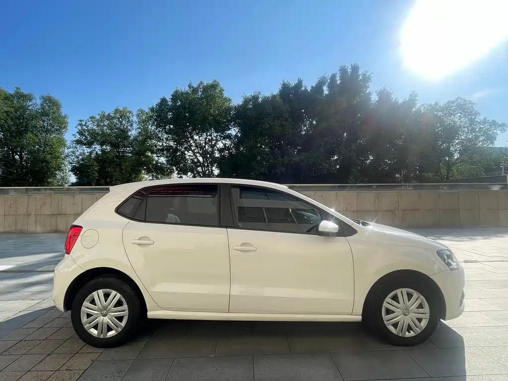 Volkswagen Polo 2018 1.5L AT