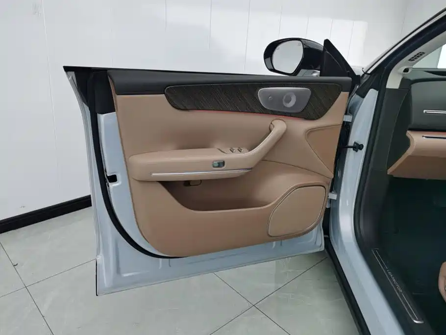 Leapmotor Leapmotor C11 — миниатюра 7