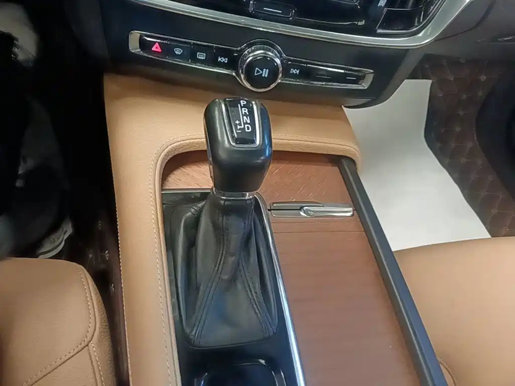 Volvo S90 — миниатюра 14