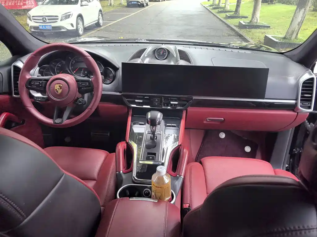 Porsche Cayenne — миниатюра 18