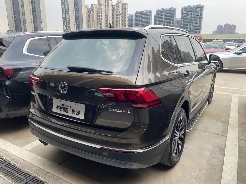Volkswagen Tiguan L — миниатюра 5