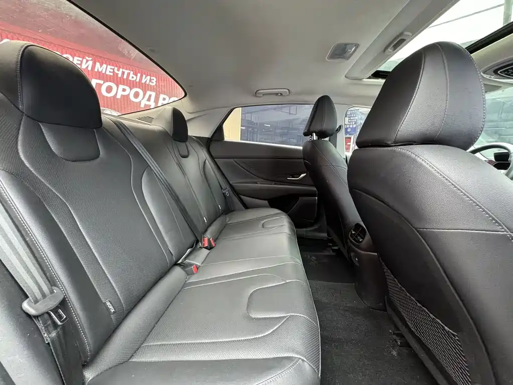 Hyundai Elantra — миниатюра 19