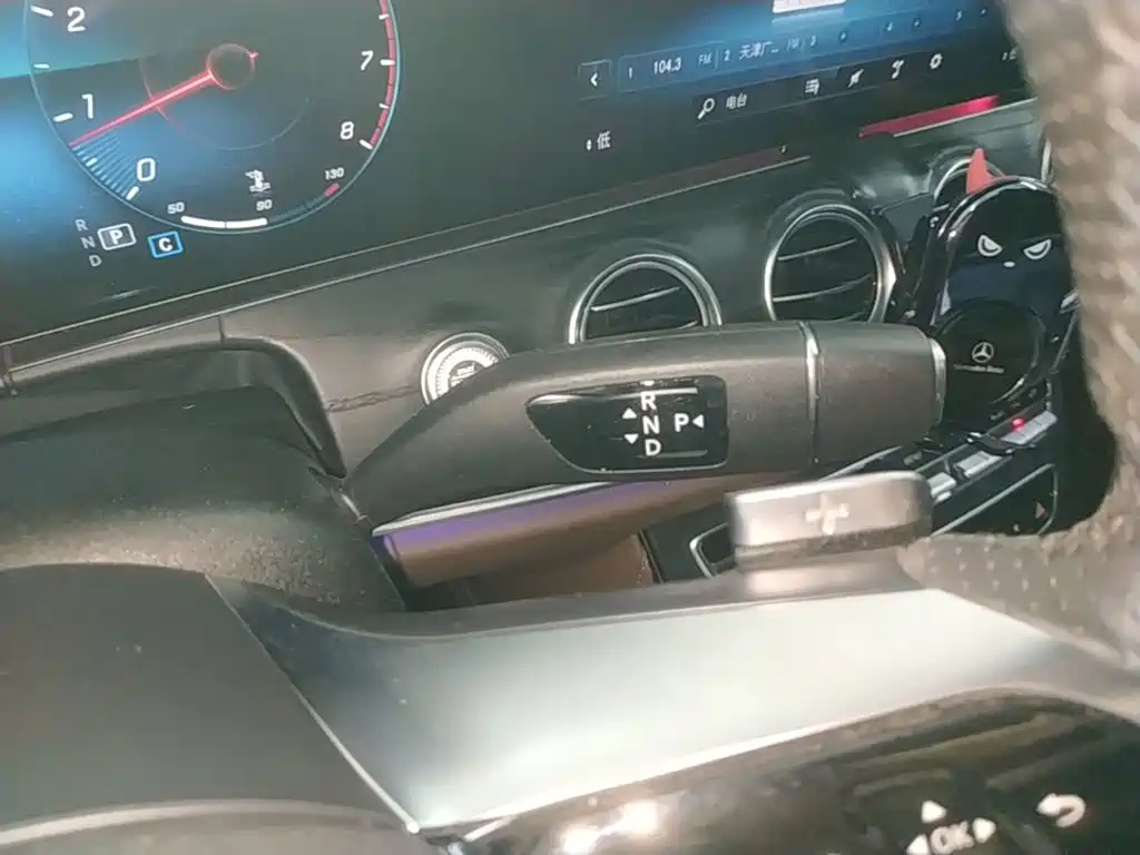 Mercedes-Benz E-Class — миниатюра 14