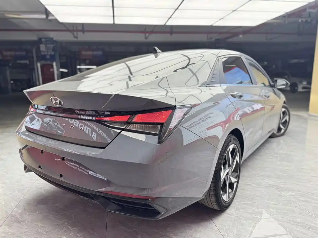 Hyundai Elantra — миниатюра 5