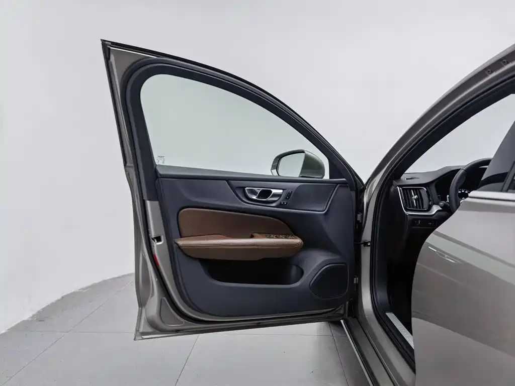 Volvo S60 — миниатюра 8