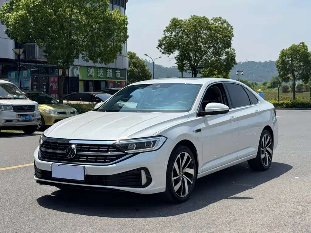 Volkswagen Sagitar 2022