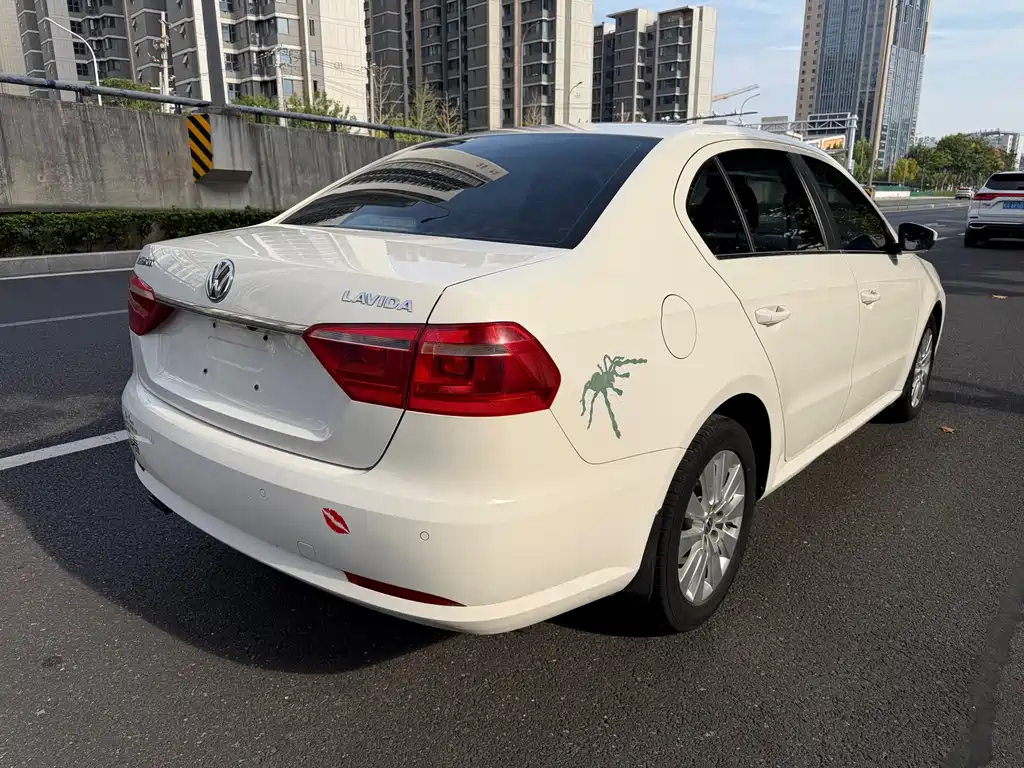 Volkswagen Lavida — миниатюра 4