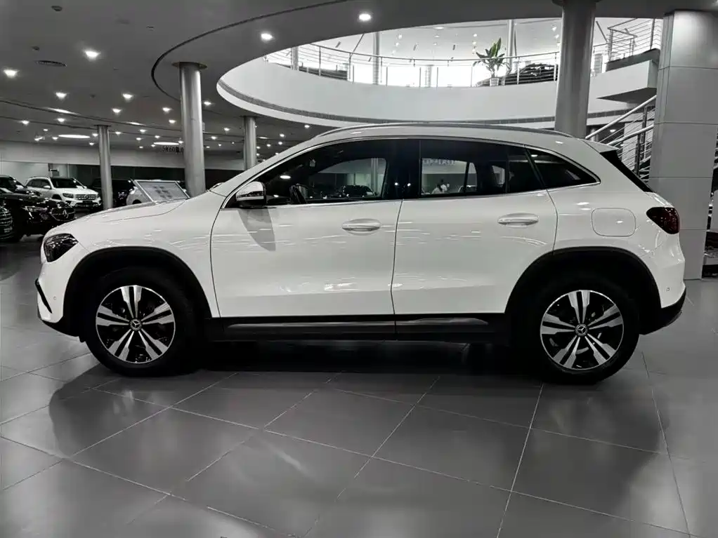 Mercedes-Benz GLA — миниатюра 2