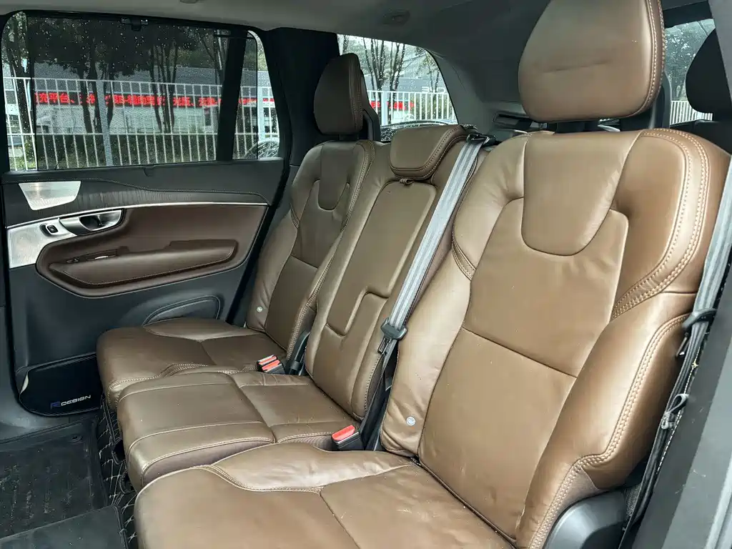 Volvo XC90 — миниатюра 10