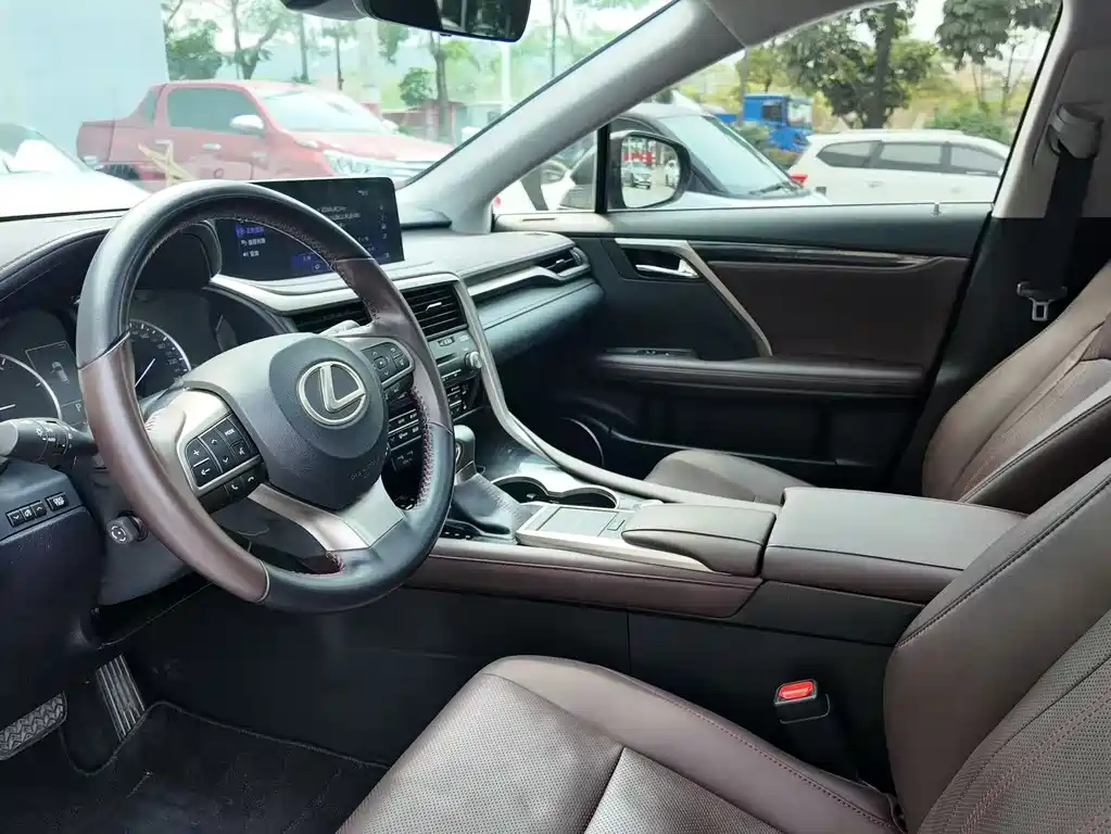 Lexus RX 2020 450hL 7 мест