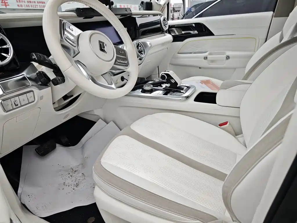 TANK CO CREATION TANK 300