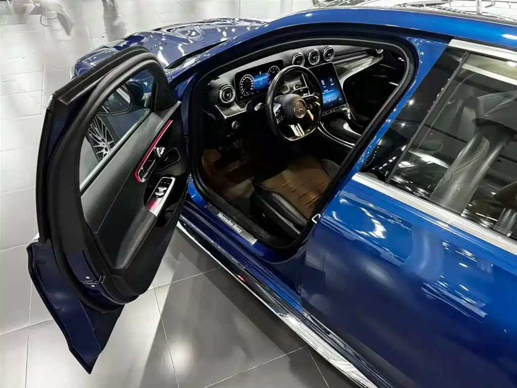 Mercedes-Benz C-Class — миниатюра 13