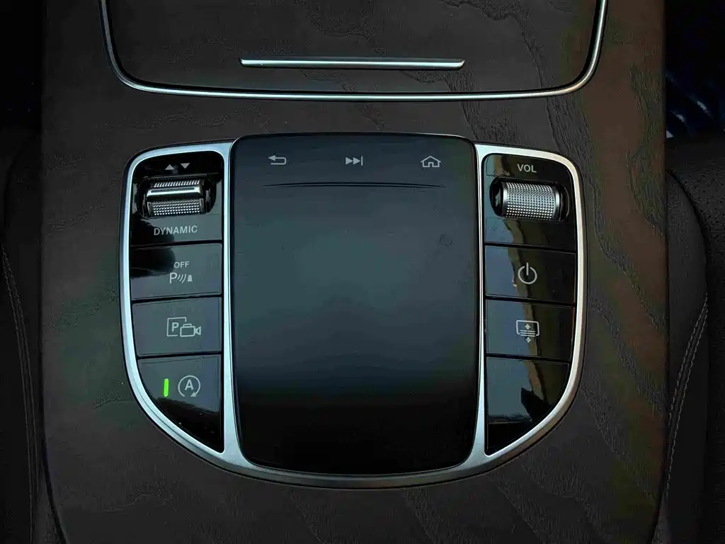 Mercedes-Benz E-Class — миниатюра 6