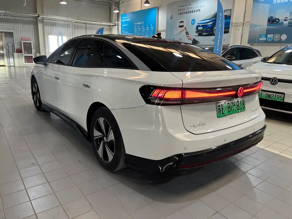 VOLKSWAGEN ID.7 VIZZION