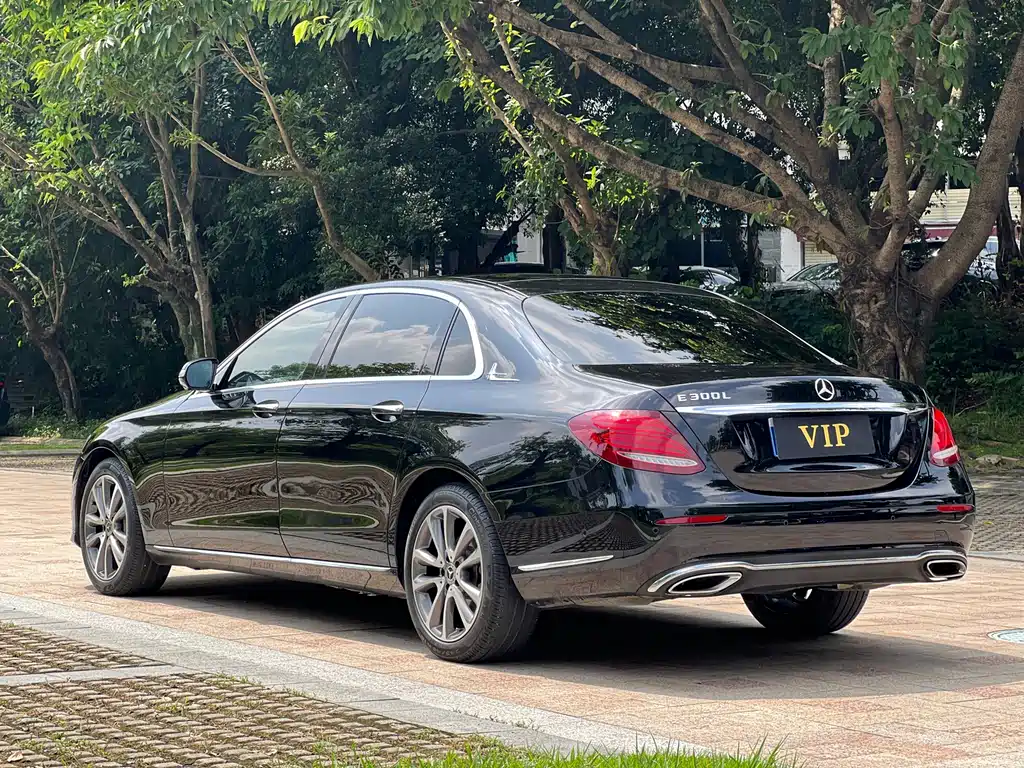 Mercedes-Benz E-Class — миниатюра 28