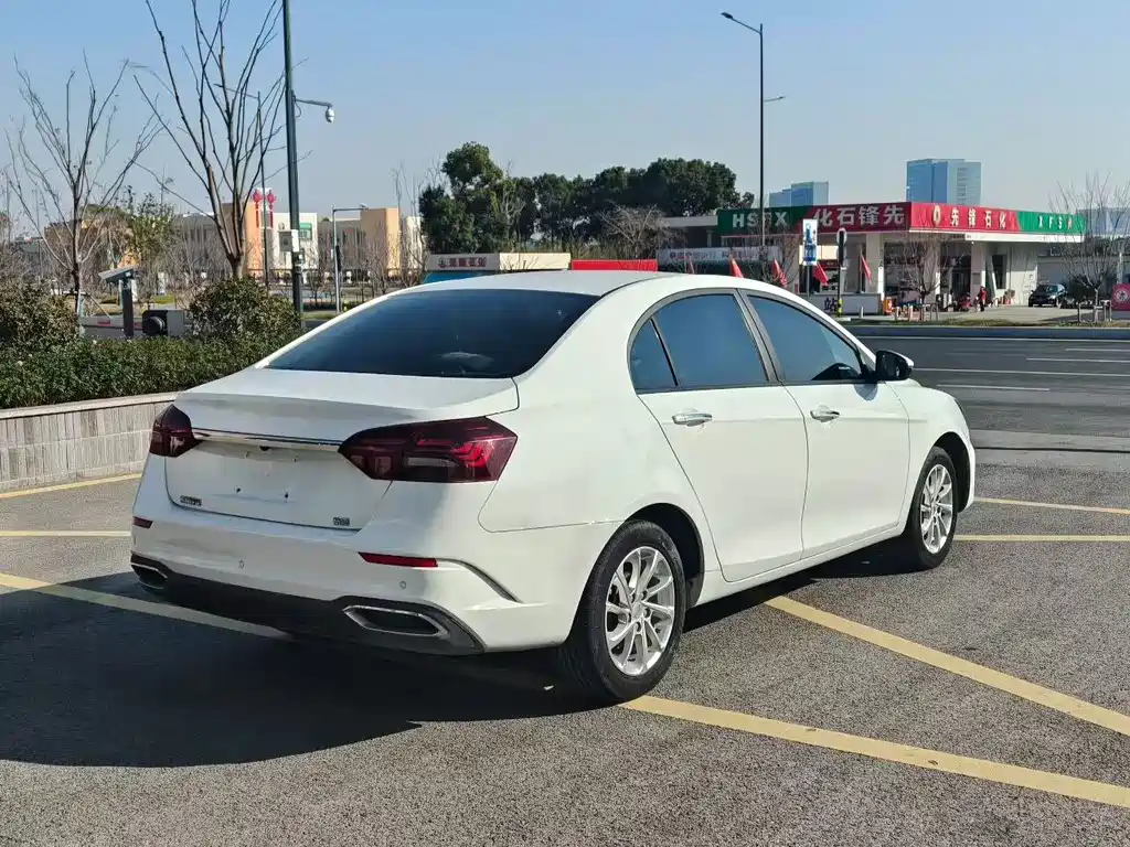 Geely Emgrand — миниатюра 8