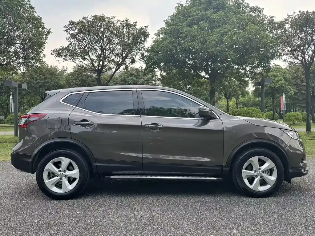 Nissan Qashqai — миниатюра 7