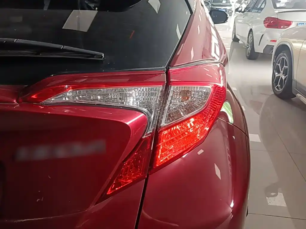 Toyota IZOA — миниатюра 8