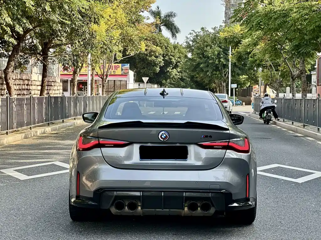 BMW M4 — миниатюра 9