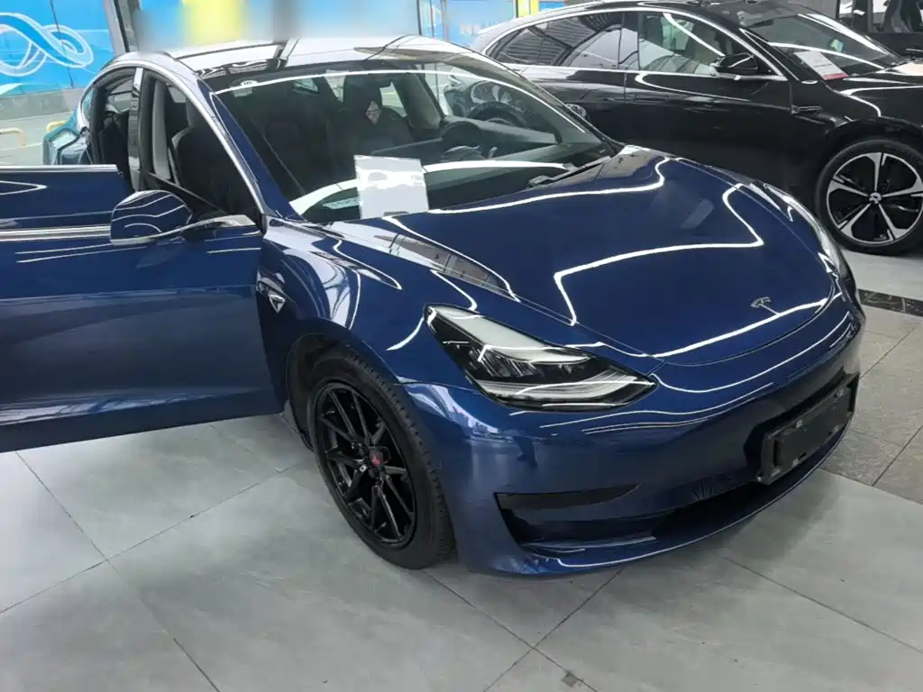 Tesla Model 3 — миниатюра 4