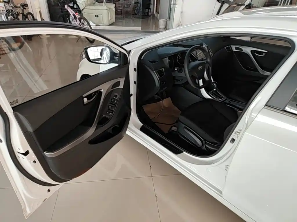 Hyundai Elantra Langdong — миниатюра 16