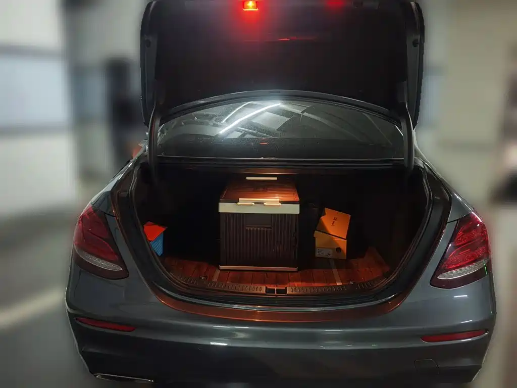 Mercedes-Benz E-Class — миниатюра 15