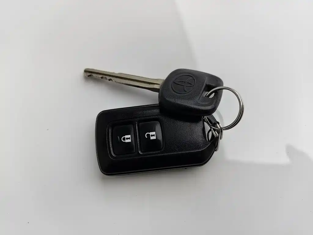 Toyota Yaris L — миниатюра 19