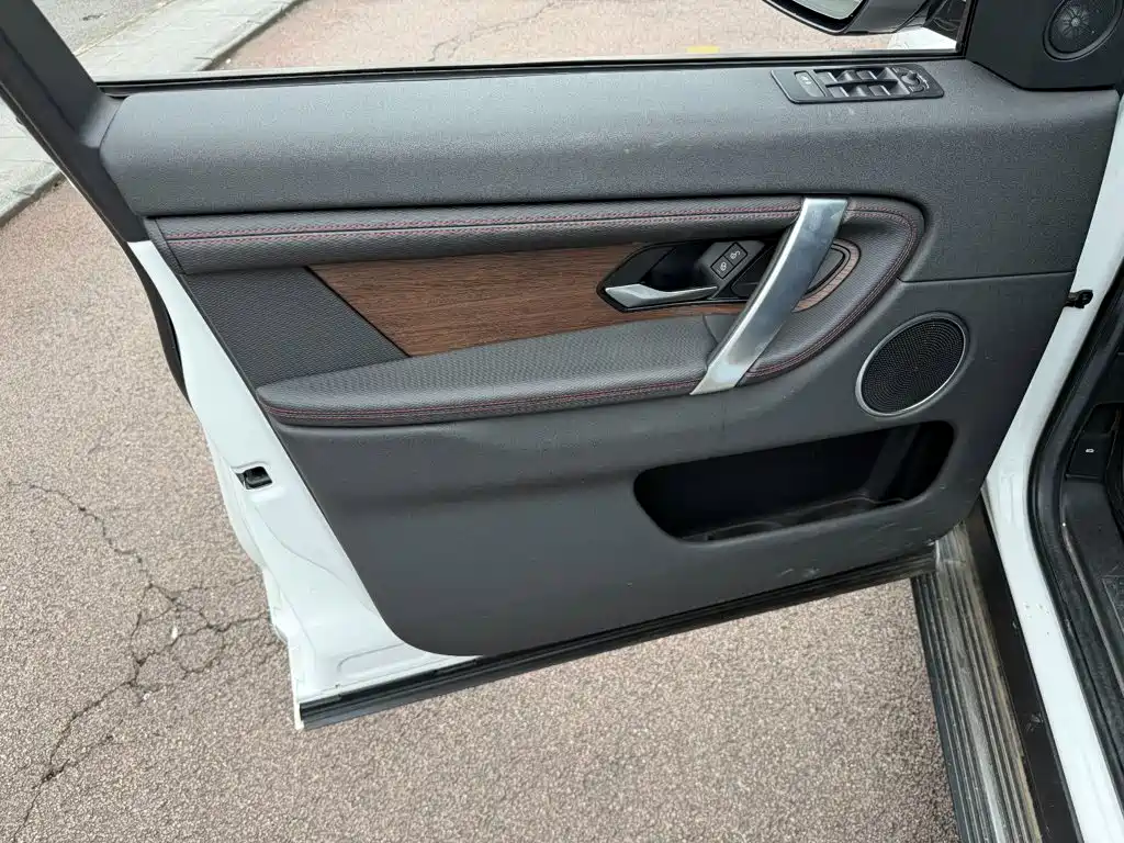 Land Rover Discovery Sport — миниатюра 6