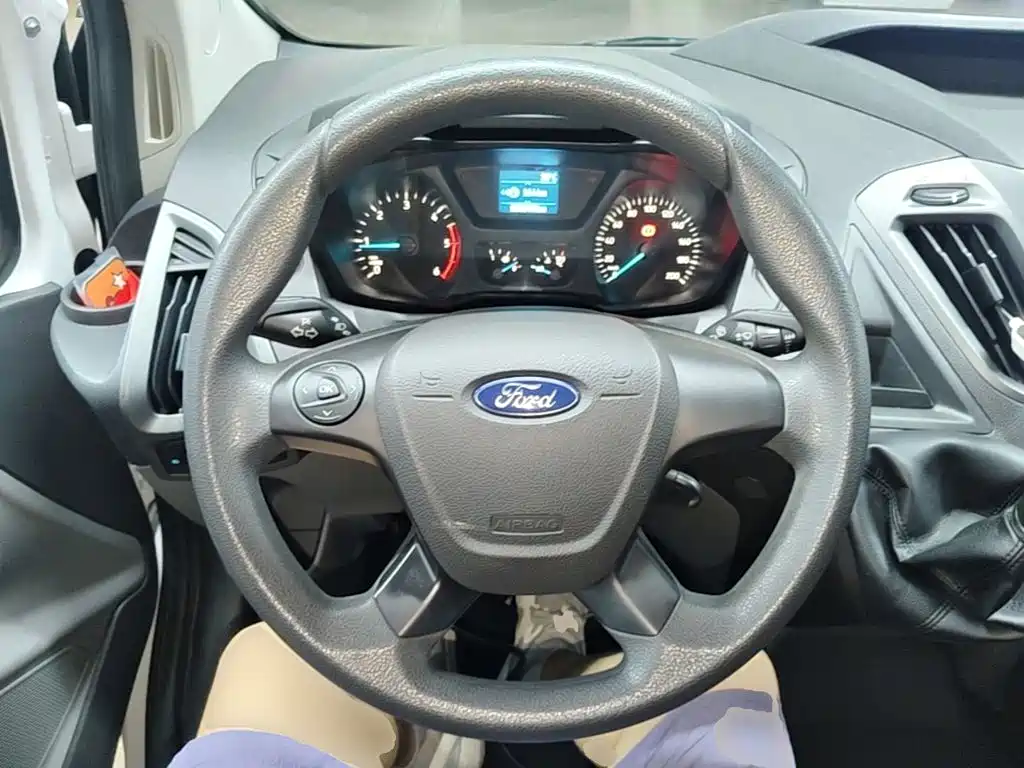Ford Transit — миниатюра 11