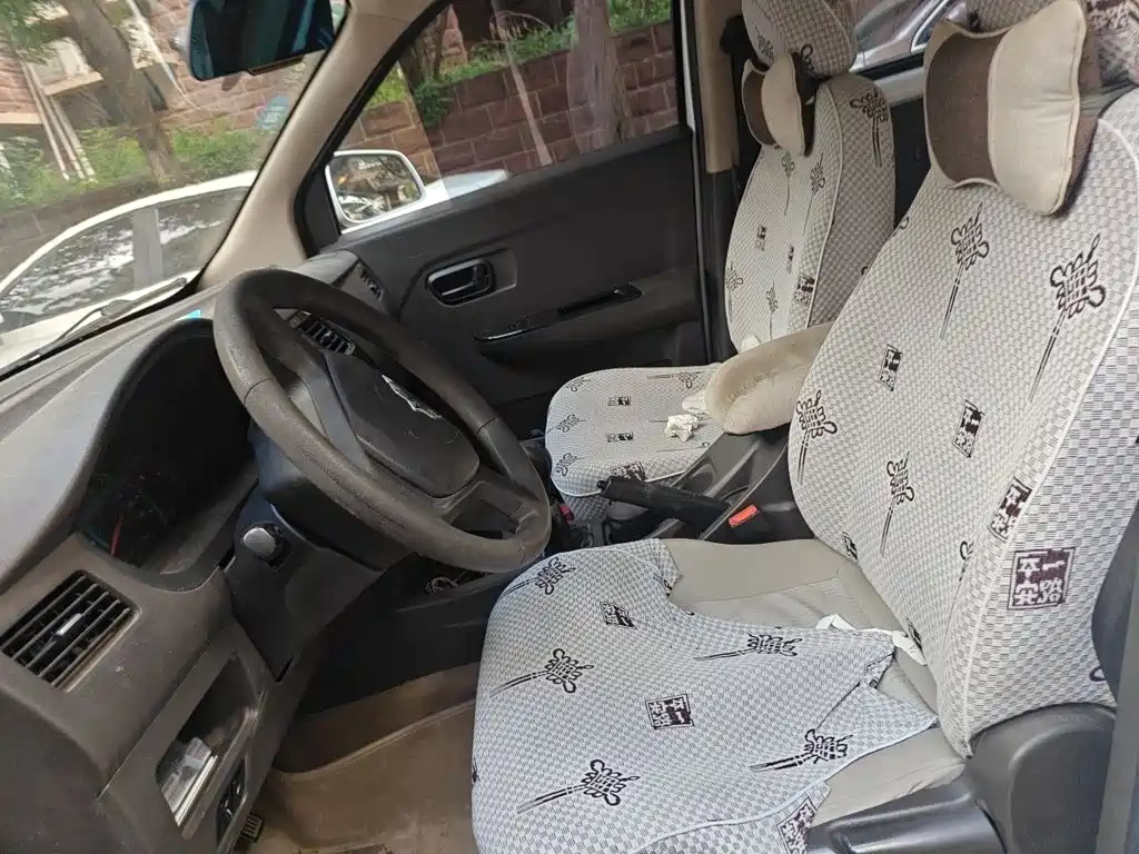 Wuling Rongguang V — миниатюра 16
