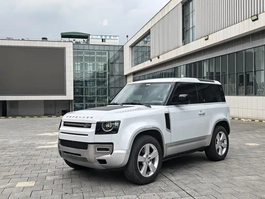 Land Rover Defender 2023