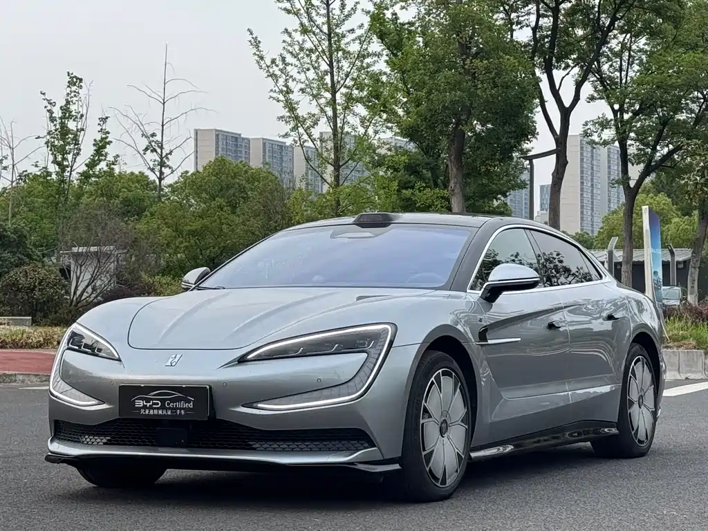 Yangwang 仰望U7 2025