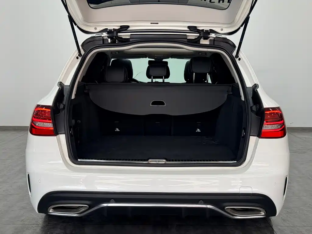 Mercedes-Benz C-Class (Import) — миниатюра 18