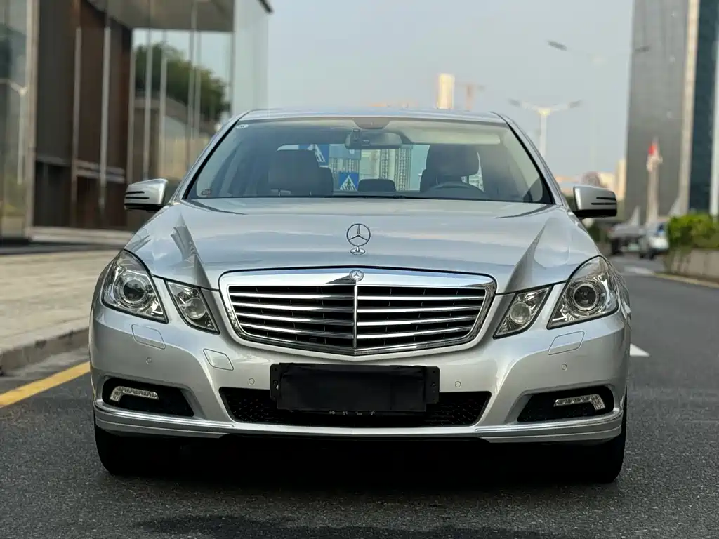 Mercedes-Benz E-Class E 2010 E 200 CGI