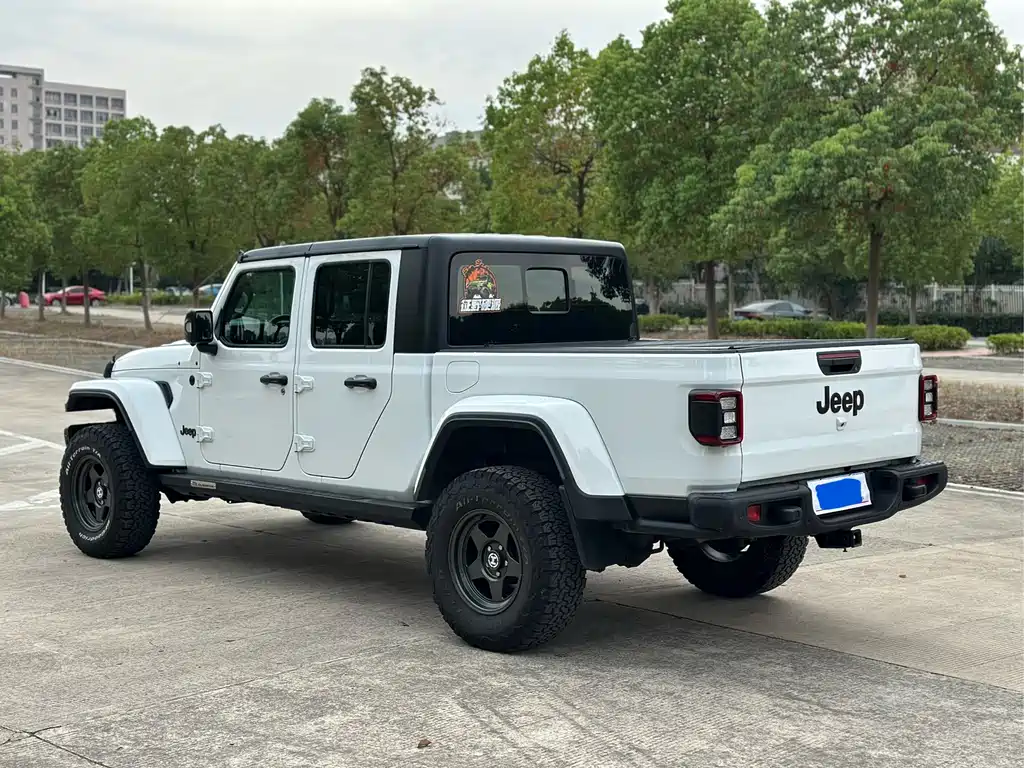 Jeep Gladiator — миниатюра 6