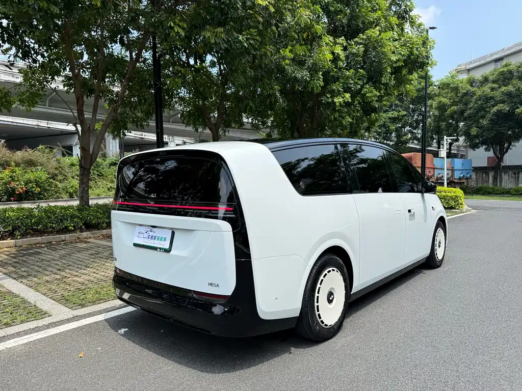 Li Auto Li MEGA — миниатюра 6